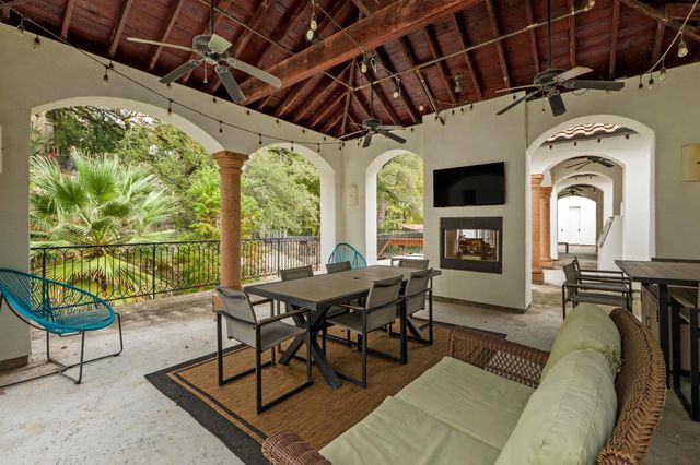 1937 Rue De St Tropez ST 5, Austin, TX 78746