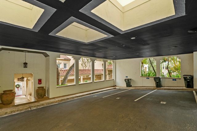 1937 Rue De St Tropez ST 5, Austin, TX 78746