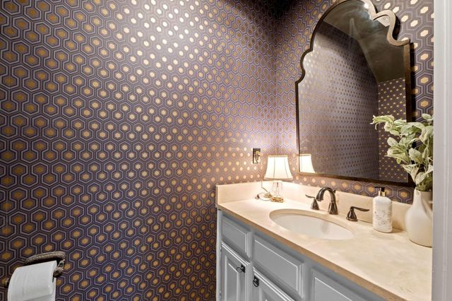 1937 Rue De St Tropez ST 5, Austin, TX 78746