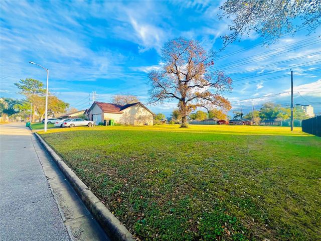 1115 Gardendale Drive, Houston, TX 77018