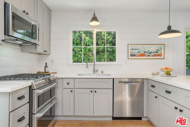 3667 Greenfield Avenue, Los Angeles, CA 90034