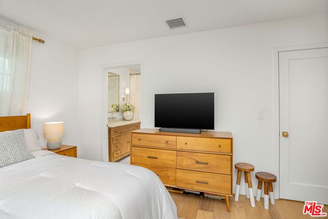 3667 Greenfield Avenue, Los Angeles, CA 90034