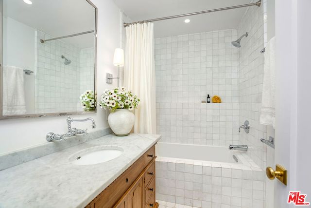 3667 Greenfield Avenue, Los Angeles, CA 90034