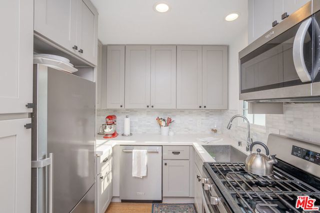 3667 Greenfield Avenue, Los Angeles, CA 90034