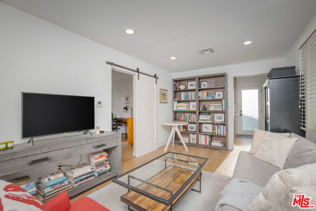 3667 Greenfield Avenue, Los Angeles, CA 90034