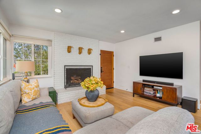 3667 Greenfield Avenue, Los Angeles, CA 90034