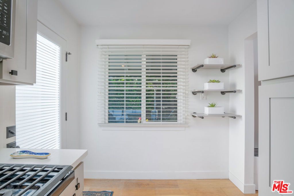 Image 24 of property listing at 3667 Greenfield Avenue, Los Angeles, CA 90034