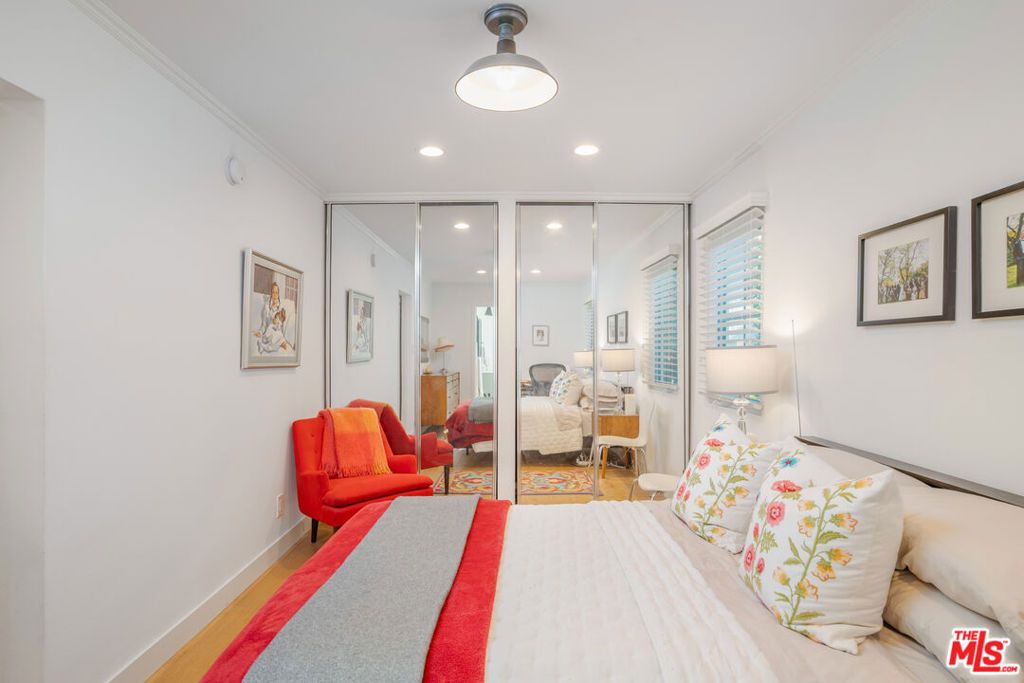 Image 29 of property listing at 3667 Greenfield Avenue, Los Angeles, CA 90034