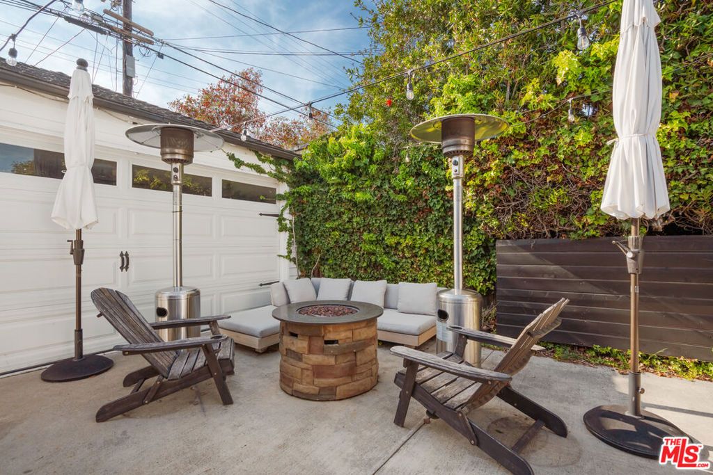 Image 35 of property listing at 3667 Greenfield Avenue, Los Angeles, CA 90034