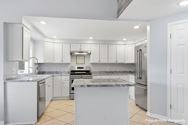 4813 Wildwood Drive, Mchenry, IL 60051