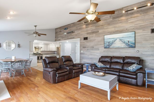 4813 Wildwood Drive, Mchenry, IL 60051