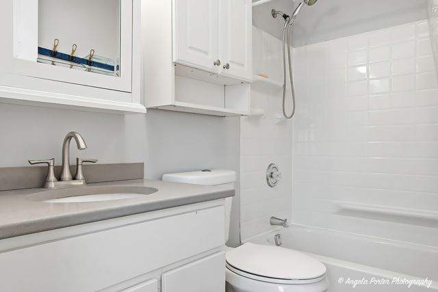 4813 Wildwood Drive, Mchenry, IL 60051