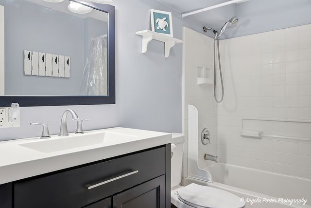 4813 Wildwood Drive, Mchenry, IL 60051