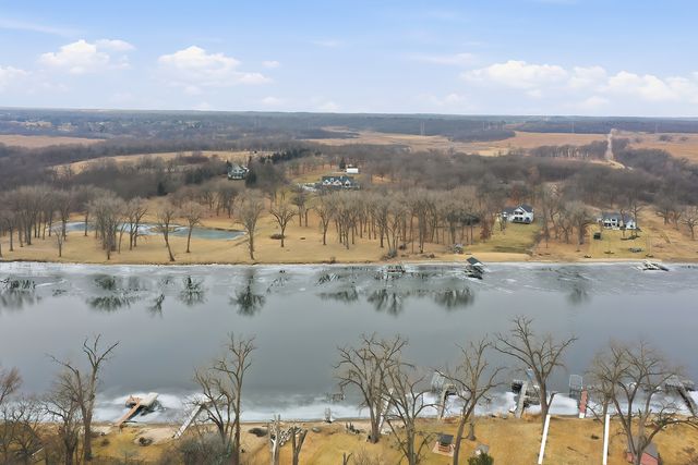 4813 Wildwood Drive, Mchenry, IL 60051