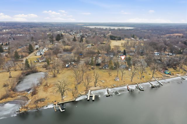 4813 Wildwood Drive, Mchenry, IL 60051