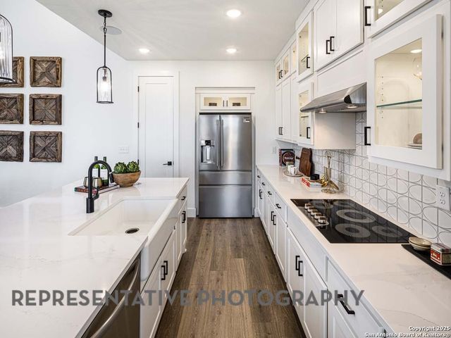 383 White Oak, Castroville, TX 78009