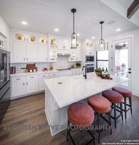 383 White Oak, Castroville, TX 78009