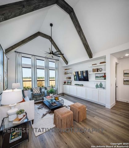 383 White Oak, Castroville, TX 78009