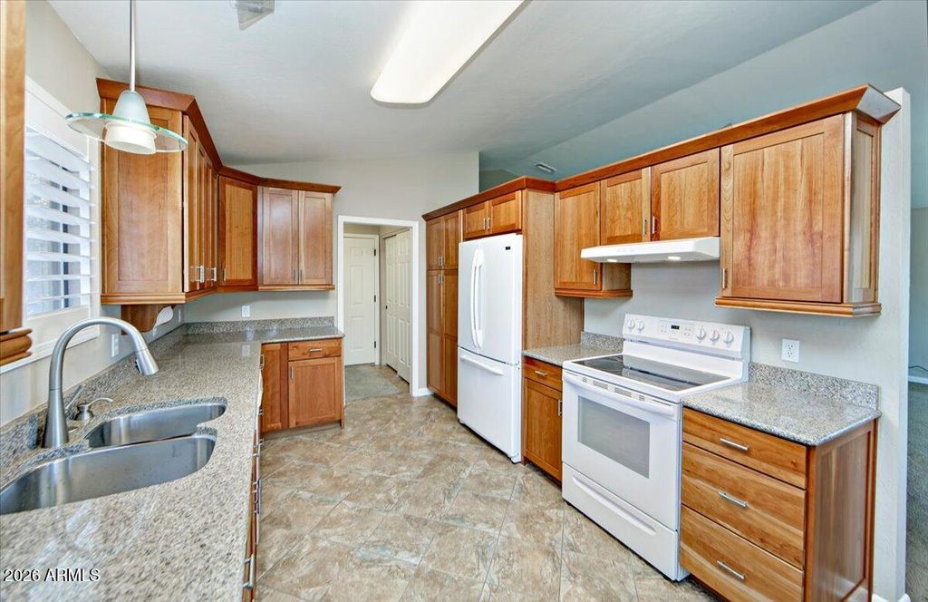 Image 8 of property listing at 7184 E PIONEER Lane, Prescott Valley, AZ 86314