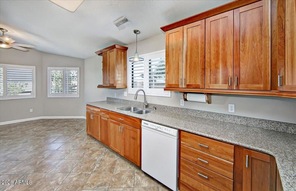 Image 9 of property listing at 7184 E PIONEER Lane, Prescott Valley, AZ 86314