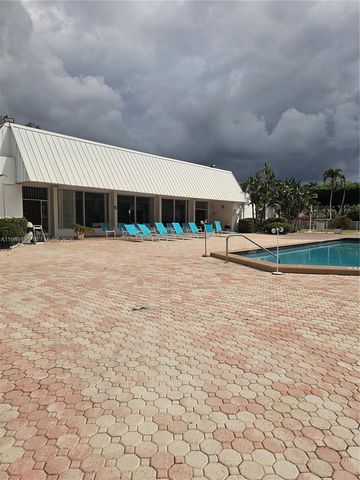 20400 W Country Club Drive 601, Aventura, FL 33180