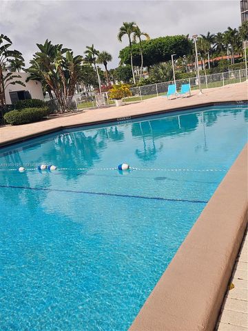 20400 W Country Club Drive 601, Aventura, FL 33180