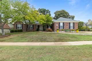 915 Timber Glen Lane, Ballwin, MO 63021