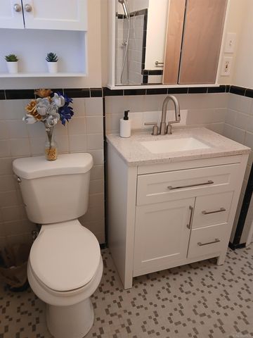 27247 Leroy Drive, Roseville, MI 48066