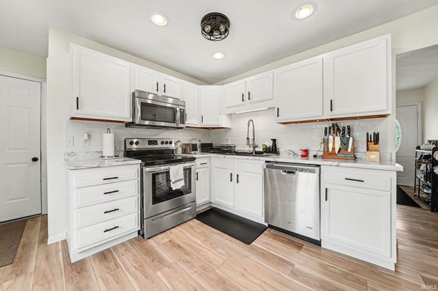 53759 Cleveland Trails Drive, Elkhart, IN 46514