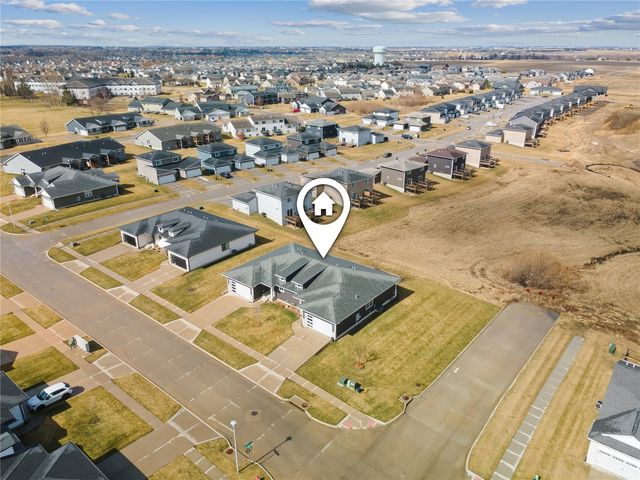 3001 Sherwood Drive, Marion, IA 52302