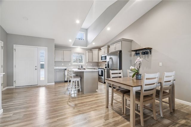 3001 Sherwood Drive, Marion, IA 52302