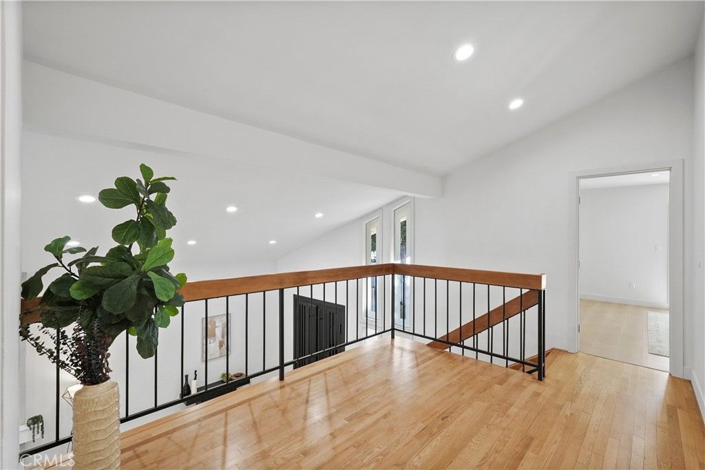 Image 19 of property listing at 6221 Mammoth, Valley Glen, CA 91401