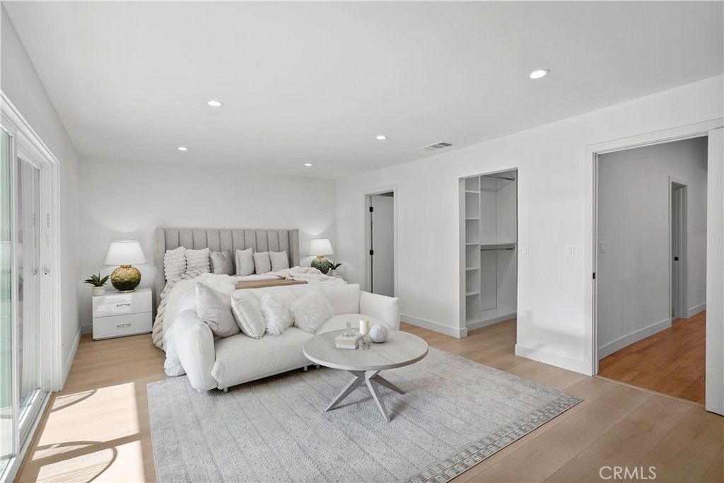 Image 21 of property listing at 6221 Mammoth, Valley Glen, CA 91401