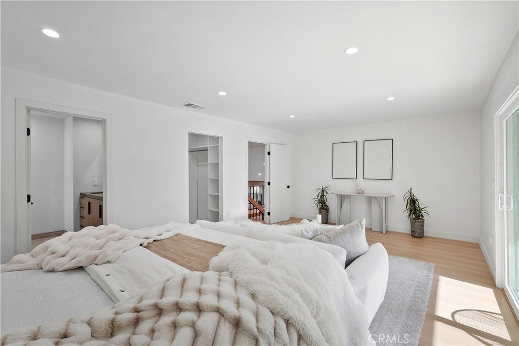 Image 22 of property listing at 6221 Mammoth, Valley Glen, CA 91401