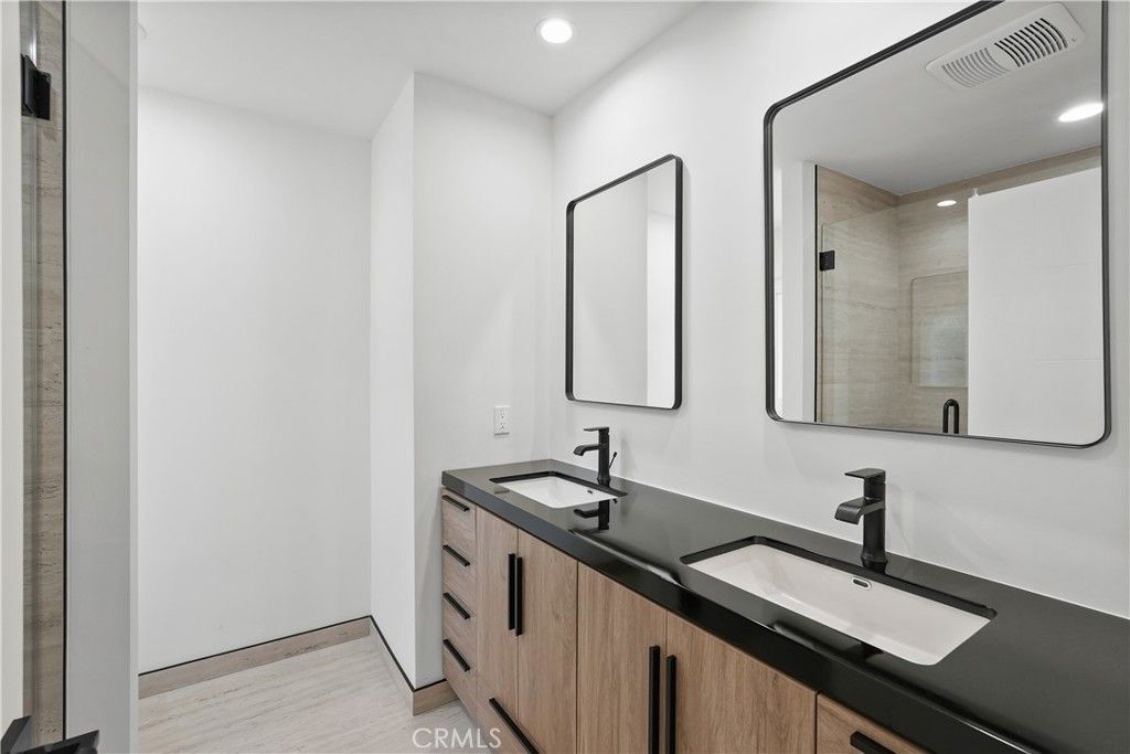 Image 24 of property listing at 6221 Mammoth, Valley Glen, CA 91401