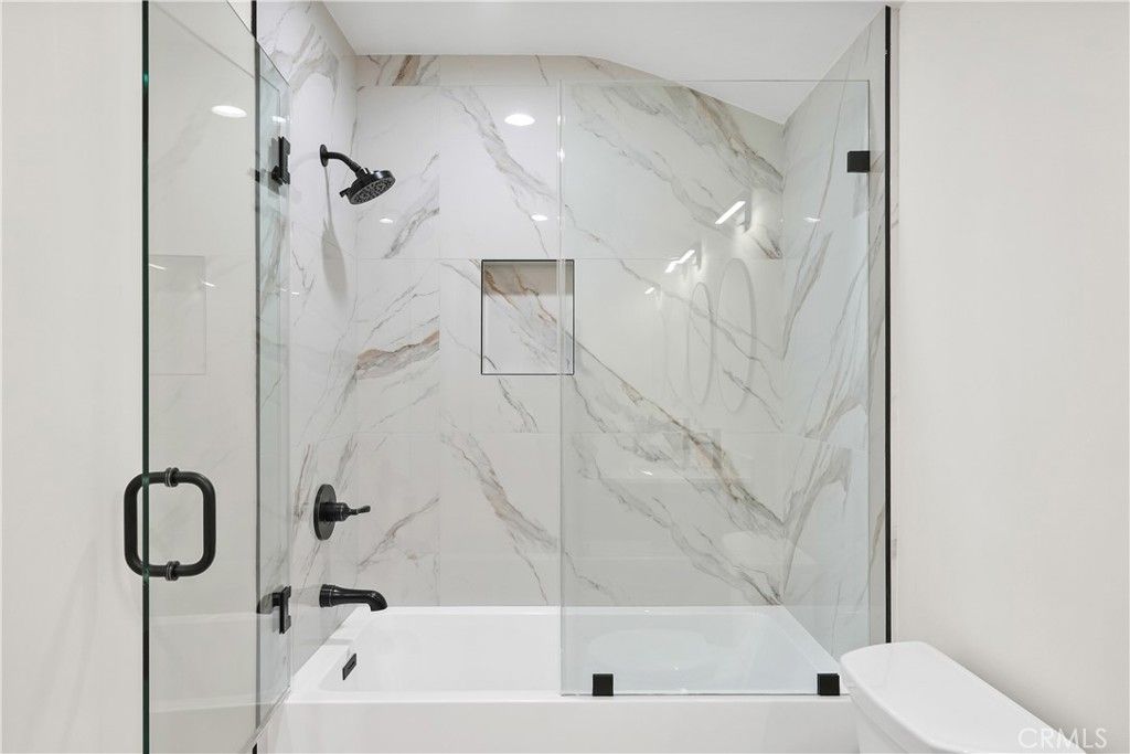 Image 30 of property listing at 6221 Mammoth, Valley Glen, CA 91401