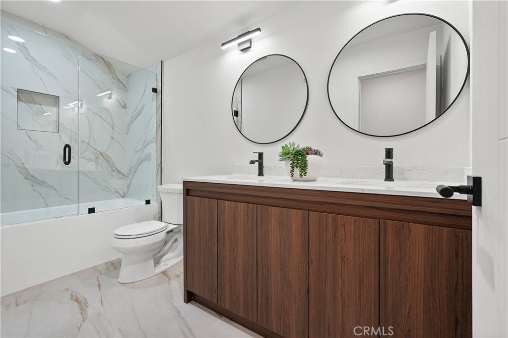 Image 31 of property listing at 6221 Mammoth, Valley Glen, CA 91401
