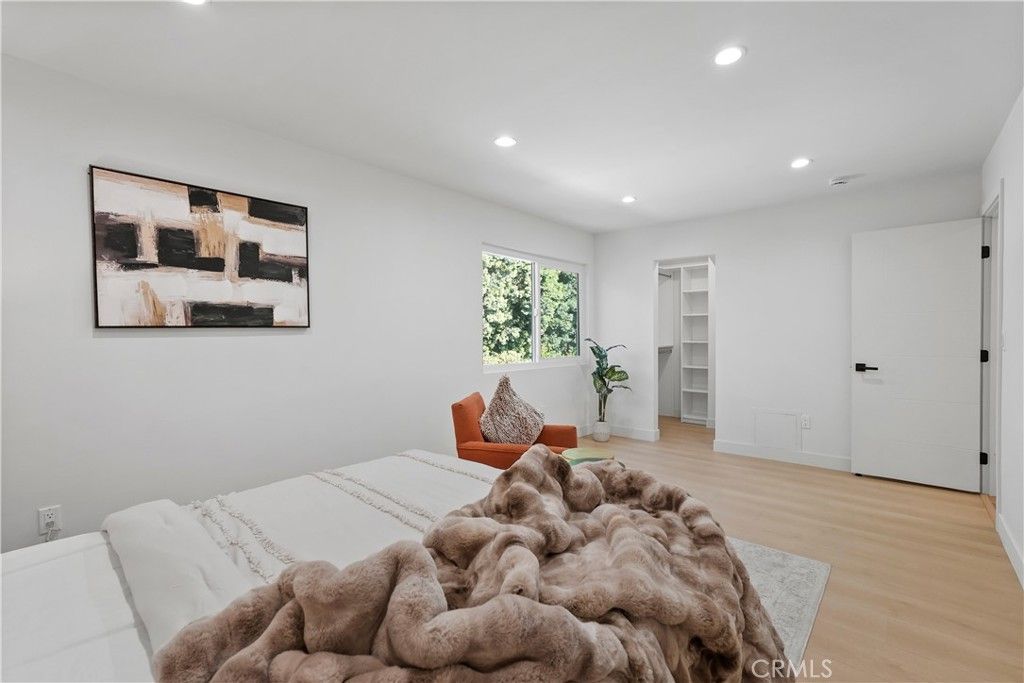 Image 32 of property listing at 6221 Mammoth, Valley Glen, CA 91401