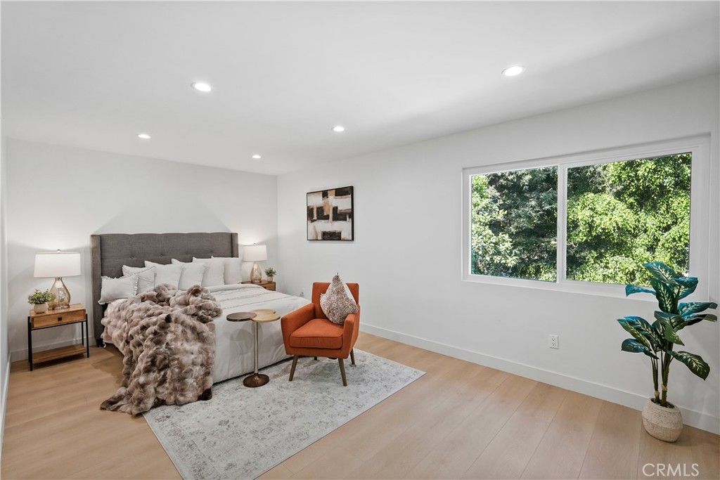 Image 33 of property listing at 6221 Mammoth, Valley Glen, CA 91401
