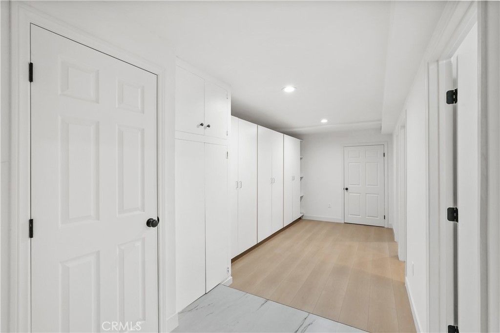 Image 35 of property listing at 6221 Mammoth, Valley Glen, CA 91401