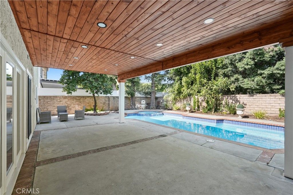Image 40 of property listing at 6221 Mammoth, Valley Glen, CA 91401