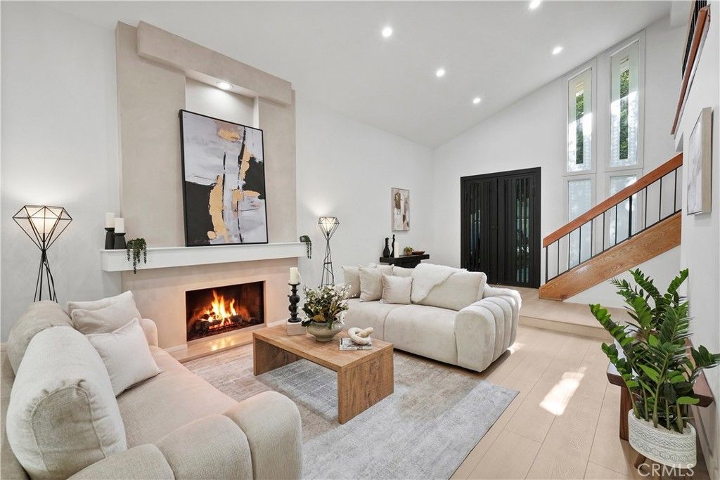 Image 8 of property listing at 6221 Mammoth, Valley Glen, CA 91401