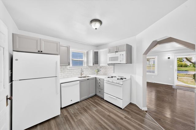 24163 New York Street, Dearborn, MI 48124