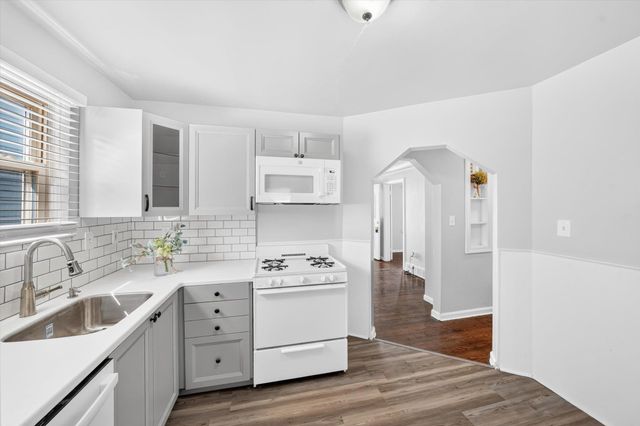 24163 New York Street, Dearborn, MI 48124