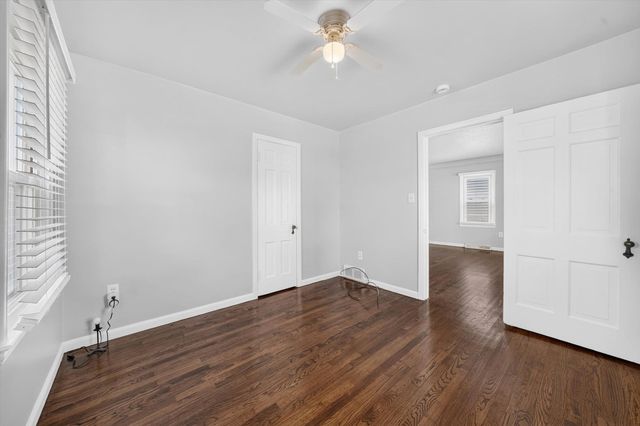 24163 New York Street, Dearborn, MI 48124