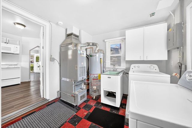 24163 New York Street, Dearborn, MI 48124