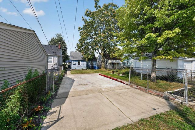 24163 New York Street, Dearborn, MI 48124