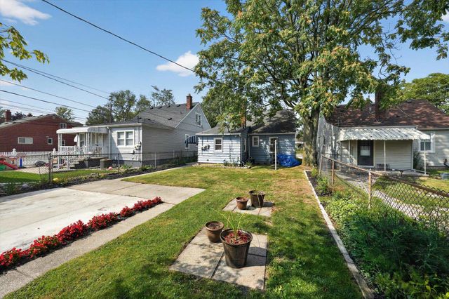 24163 New York Street, Dearborn, MI 48124
