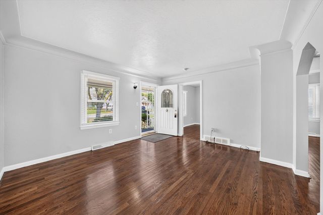 24163 New York Street, Dearborn, MI 48124