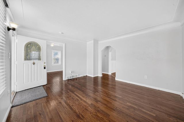 24163 New York Street, Dearborn, MI 48124